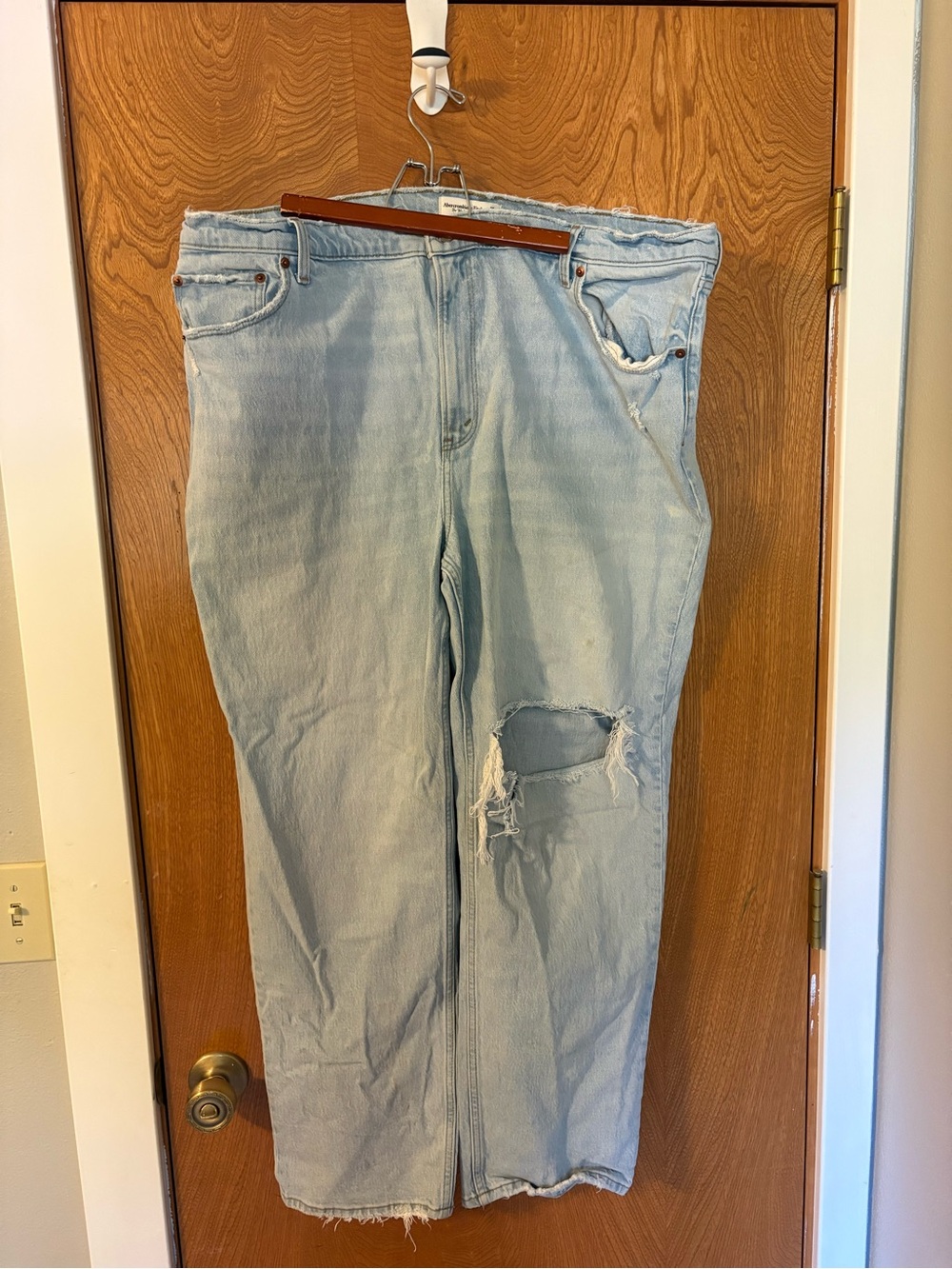 Abercrombie 90s Straight Light Wash Distressed Jeans